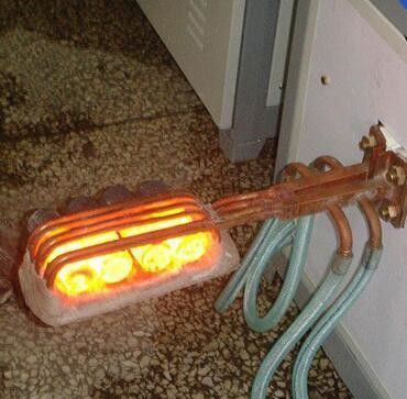 Van het het Beëindigen Hete Smeedstuk van de hoge Frequentie Ronde Bar de Machineinductie die 160kw verwarmen